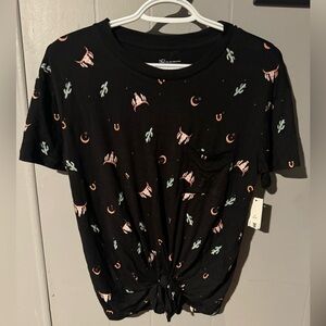 NWT no boundaries T-shirt sz sm 3/5